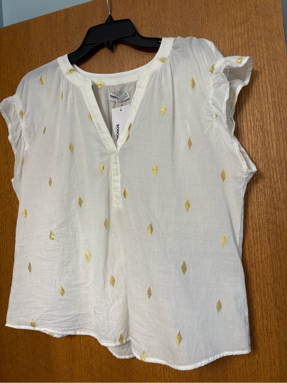 Sonoma White womens Short Sleeve Top with Gold Dot Accents